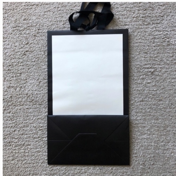 Authentic Gucci Paper Shopping Bag.I have few more of them for sale) - Picture 2 of 2